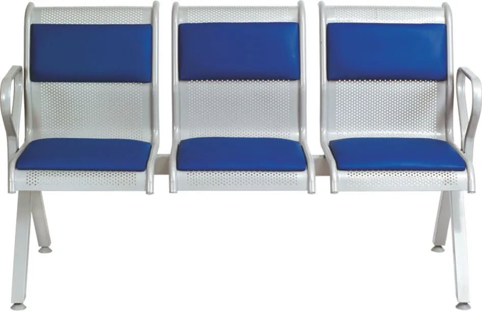 Üçlü Metal Bekleme Koltuğu — Kolçaklı Döşemeli Üçlü kolçaklı döşemeli metal bekleme koltuğu — hastane, havaalanı ve terminal bekleme salonları için kolçaklı delikli sac sıralı bekleme koltuğu